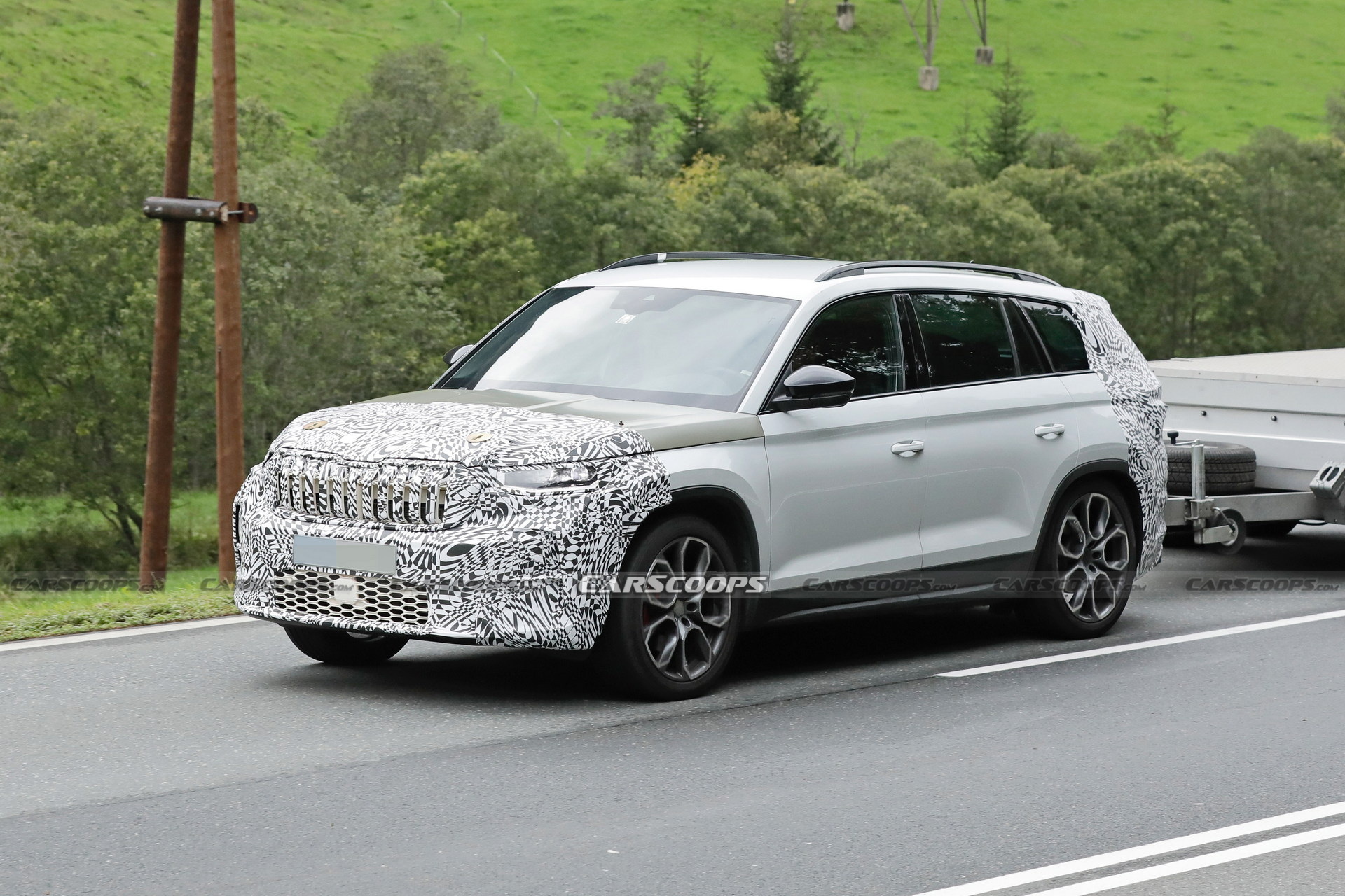 2024 Skoda Kodiaq Mule Puts A New Face On The Current Body Carscoops   2024 Skoda Kodiaq Scoop 3 