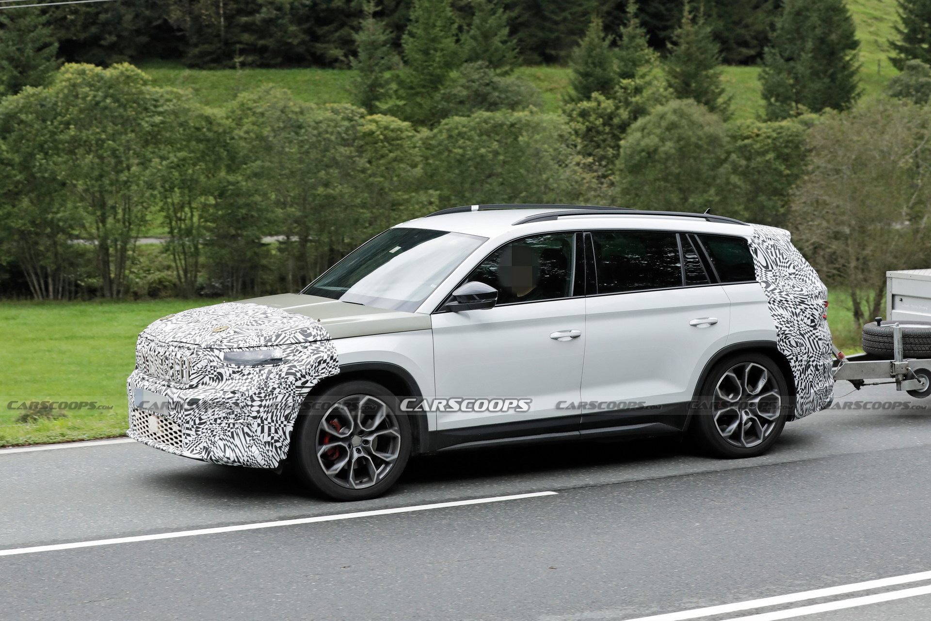 2024 Skoda Kodiaq Mule Puts A New Face On The Current Body Carscoops   2024 Skoda Kodiaq Scoop 4 