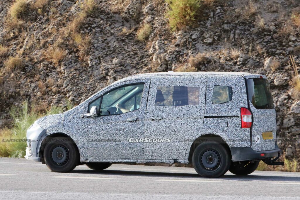 2024 Ford Transit / Tourneo Courier Mule Spotted With Puma Headlights ...