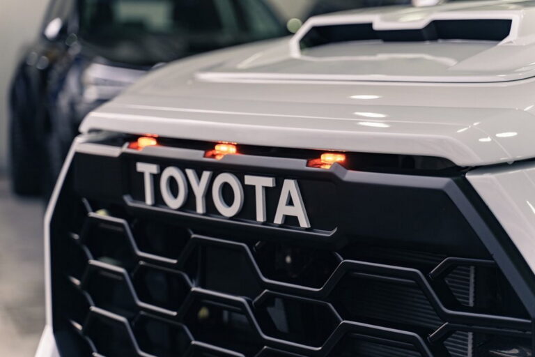 Toyota Hilux Gets A Tundra Face Transplant By Japanese Tuner GMG Double ...