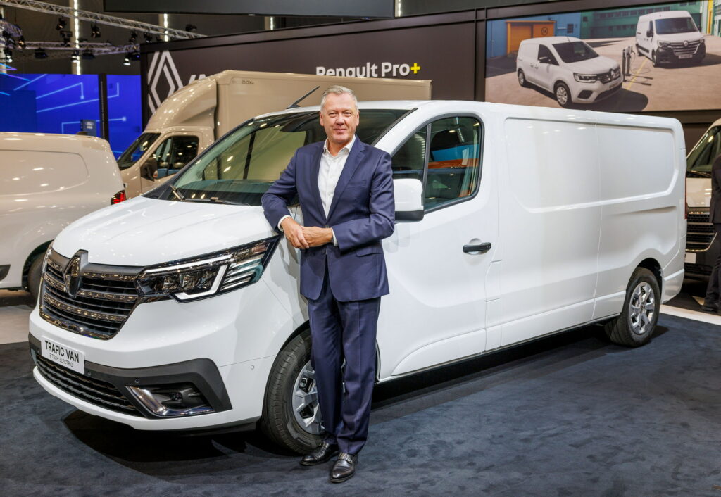 Renault Unveils Trafic Van E-Tech Electric LCV With A 149-Mile Range ...