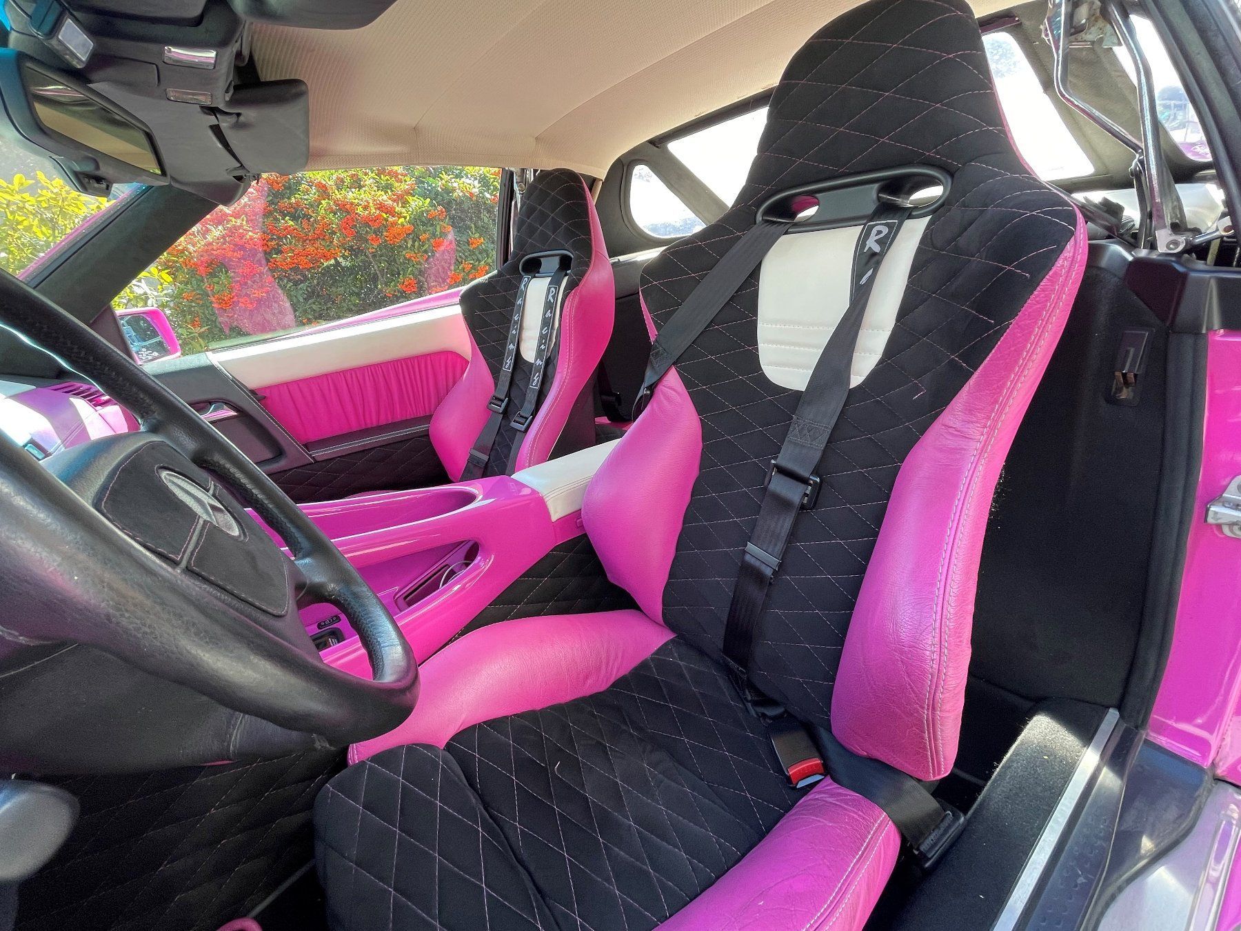 Sbarros Bright Pink Mercedes Benz Sl Will Get You More Looks Than You Can Handle Carscoops 8579