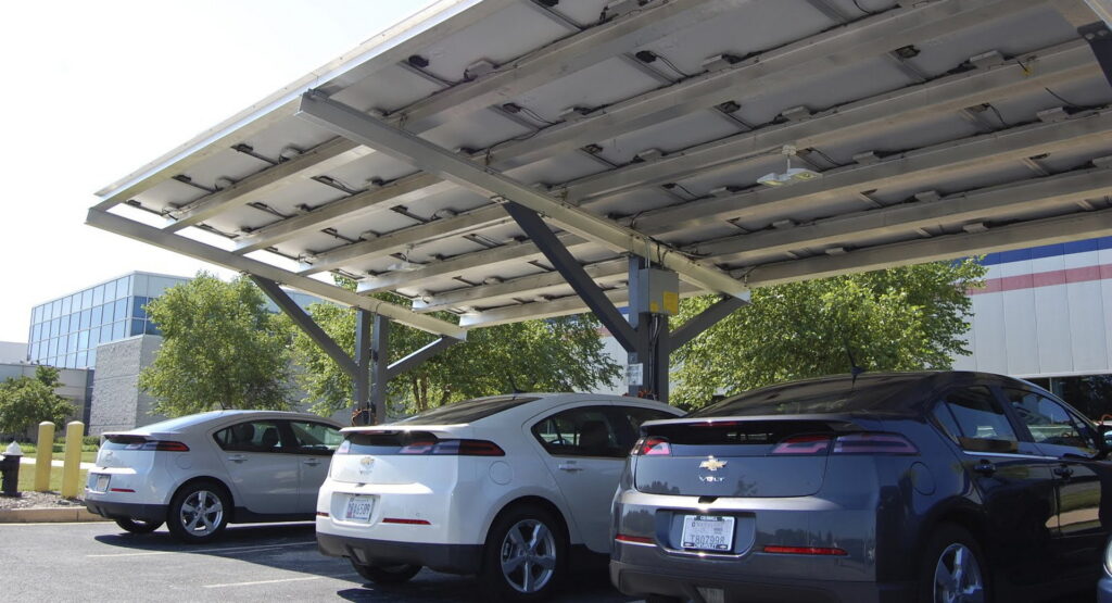  Californians Should Charge EVs During The Day Not During “Off-Peak Hours”, Study Finds