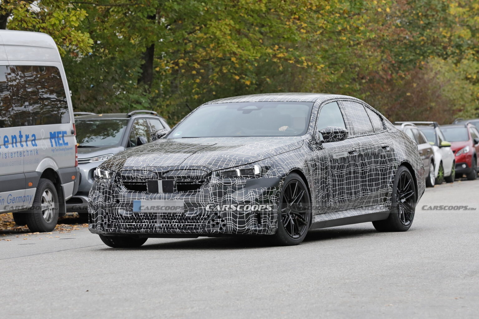 Hybrid 2024 BMW M5 Shows Production Body And Lighting, Looks ...