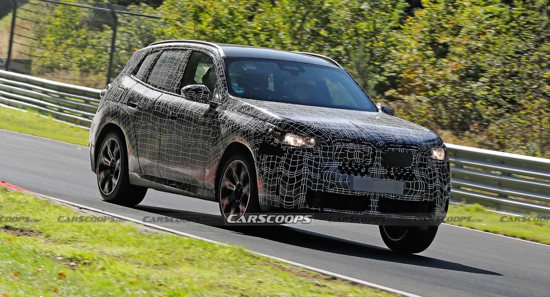 2024 BMW X3M Cannot Disguise Its Massive Grille Behind Disguise CNNislands