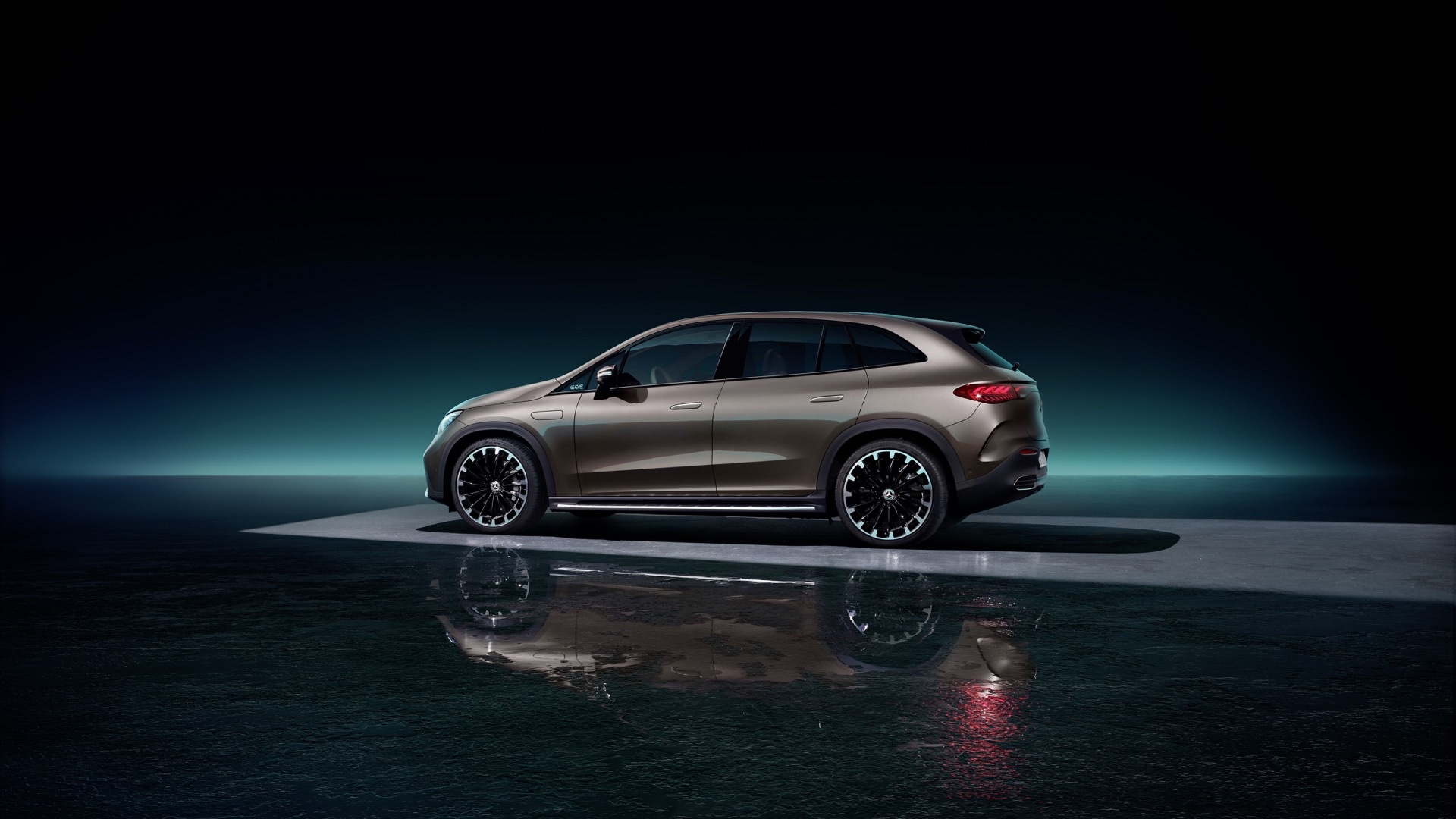 2024 Mercedes EQE SUV Offers A Range Of 370 Miles And Tech For Days ...