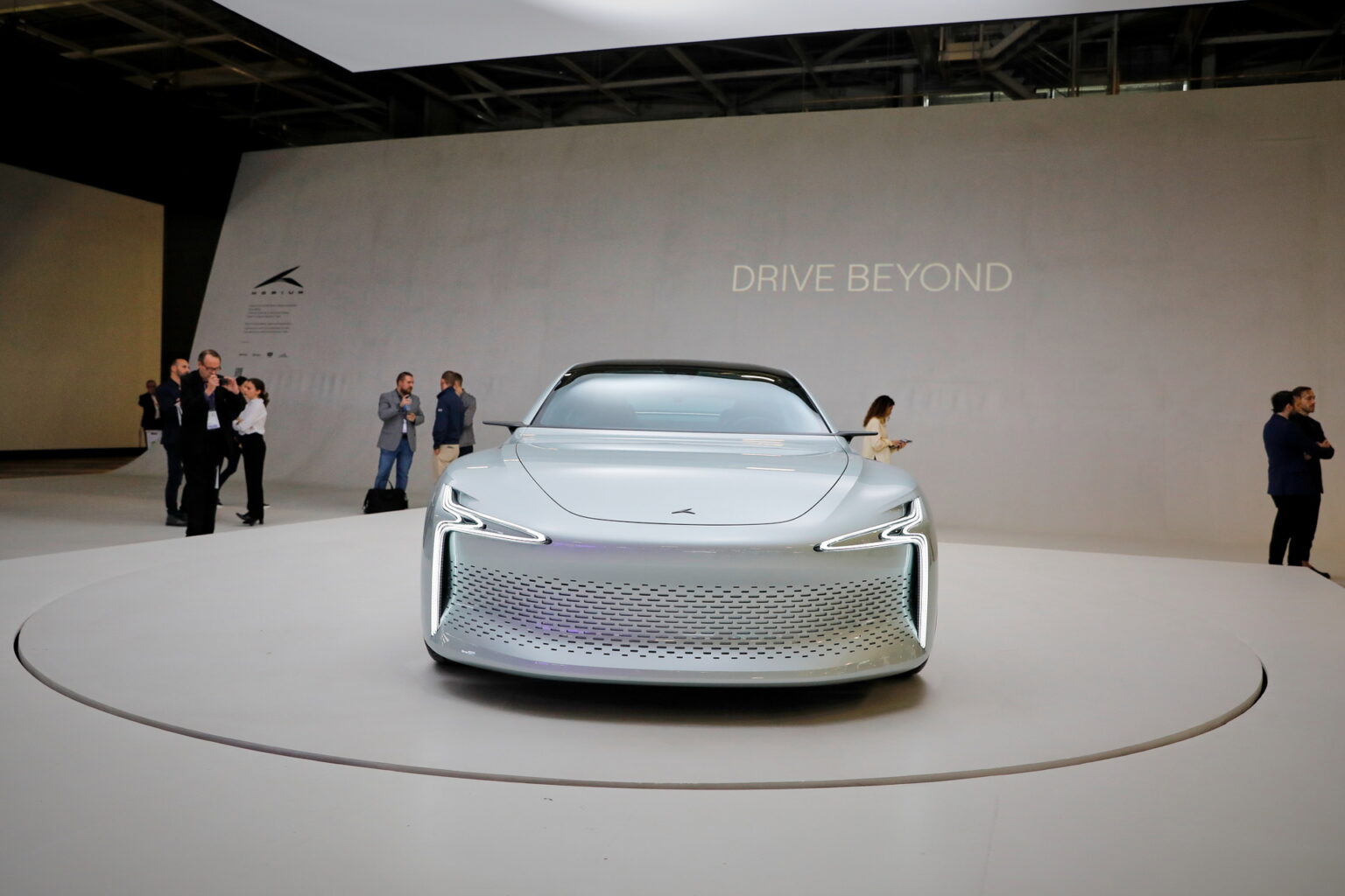 $118,000 Hopium Machina Hydrogen EV Can Complete A Refill In 3 Minutes ...