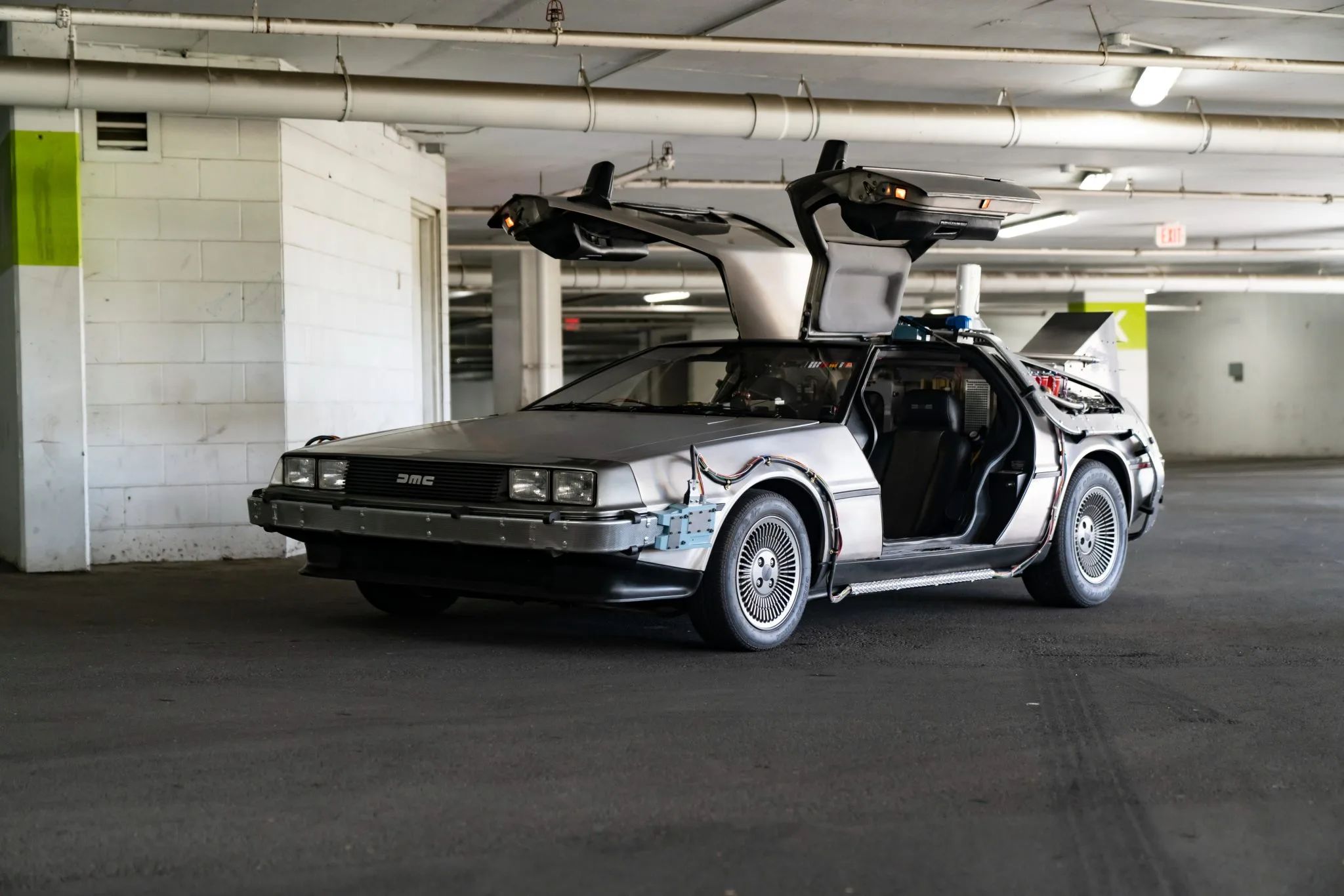 Live Out Your Back-To-The-Future Fantasies With DeLorean DMC-12 Movie ...