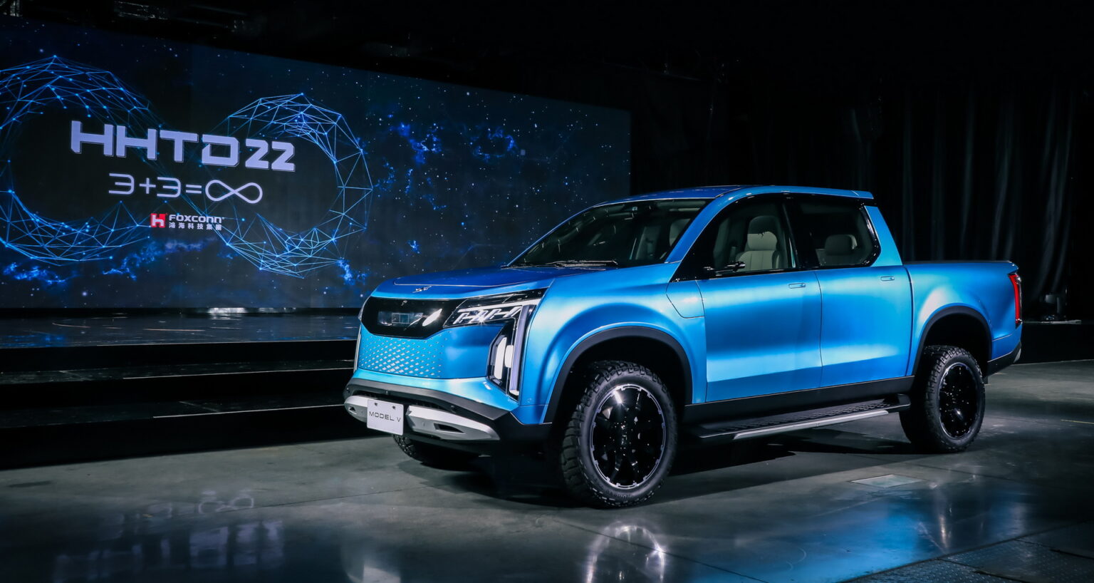 Foxconn Debuts Electric Model B Compact SUV And Model V Pickup ...