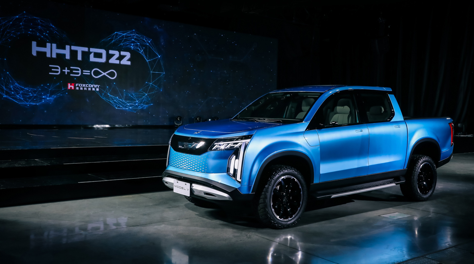 Foxconn Debuts Electric Model B Compact SUV And Model V Pickup ...