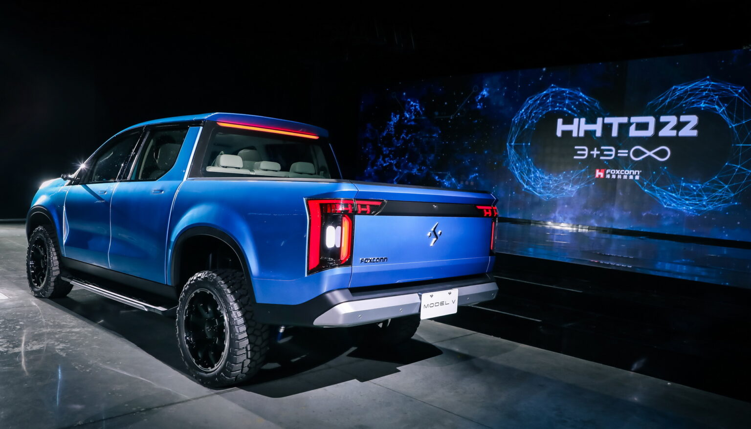 Foxconn Debuts Electric Model B Compact SUV And Model V Pickup ...