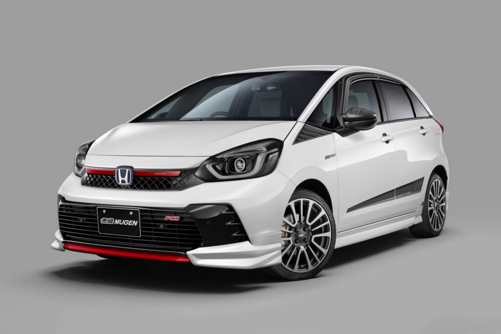 Japan’s Honda Fit RS Looks Like A Type R With Mugen’s New Bodykit ...