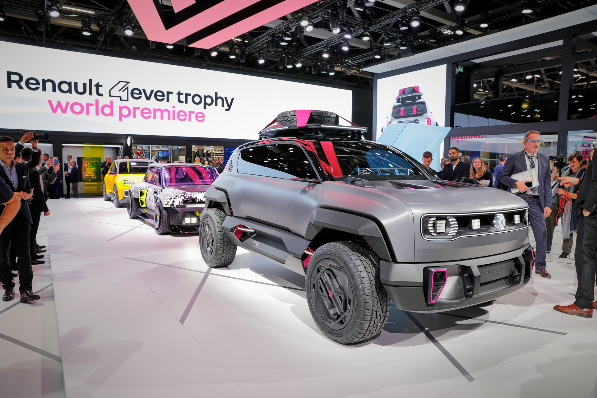 Renault 4Ever Trophy Concept Previews Retro-Flavored Electric B-SUV ...