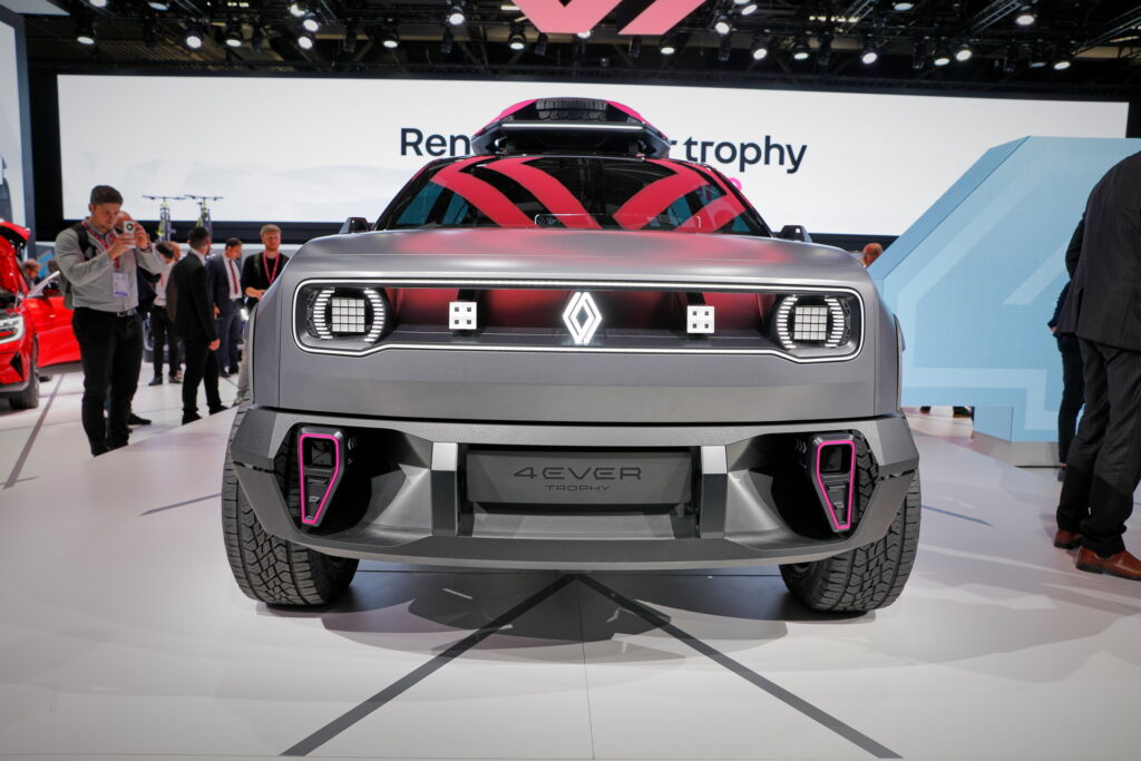 Electric Renault 4 to debut at Paris Motor Show in October - ArenaEV