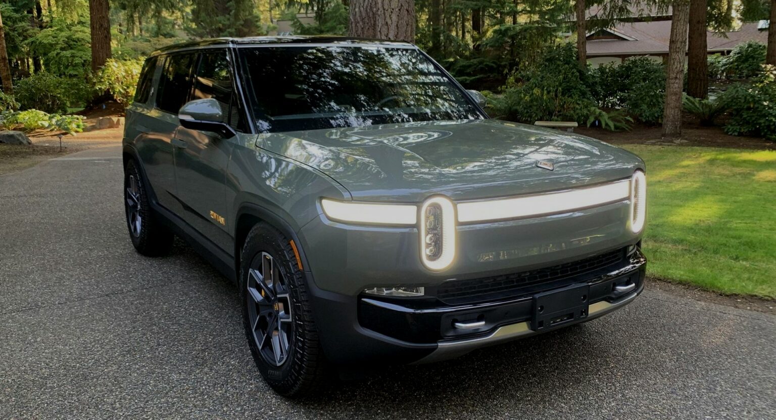 Skip The Line And Buy This 260-Mile Rivian R1S Available Right Now ...