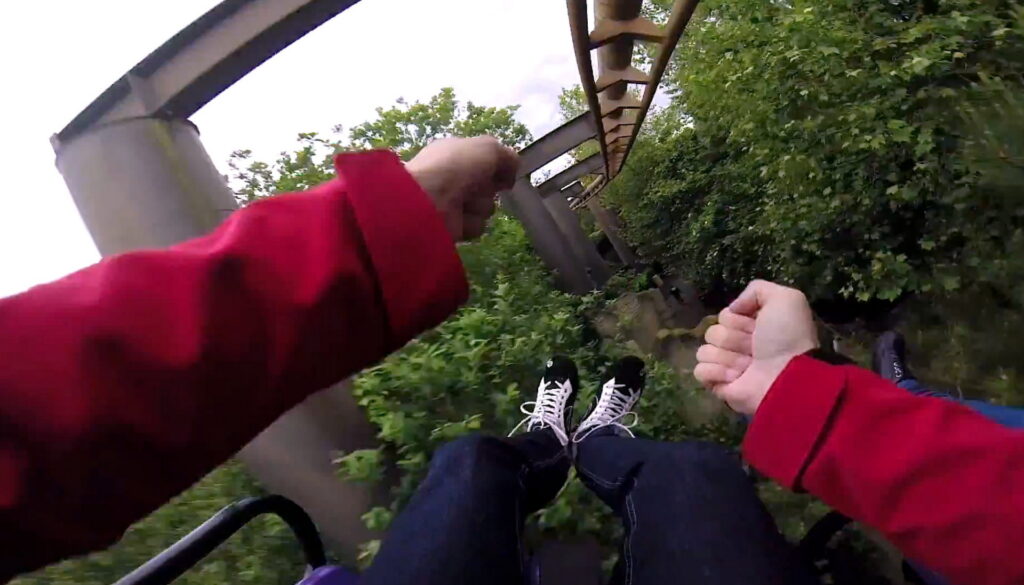  The iPhone 14’s Car Crash Detection System Keeps Calling 911 During Roller Coaster Rides