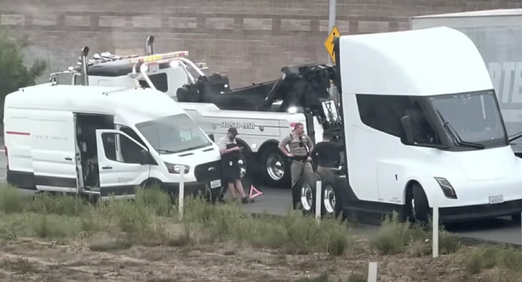  Tesla Semi Prototype Breaks Down Just Six Weeks Before Deliveries Start