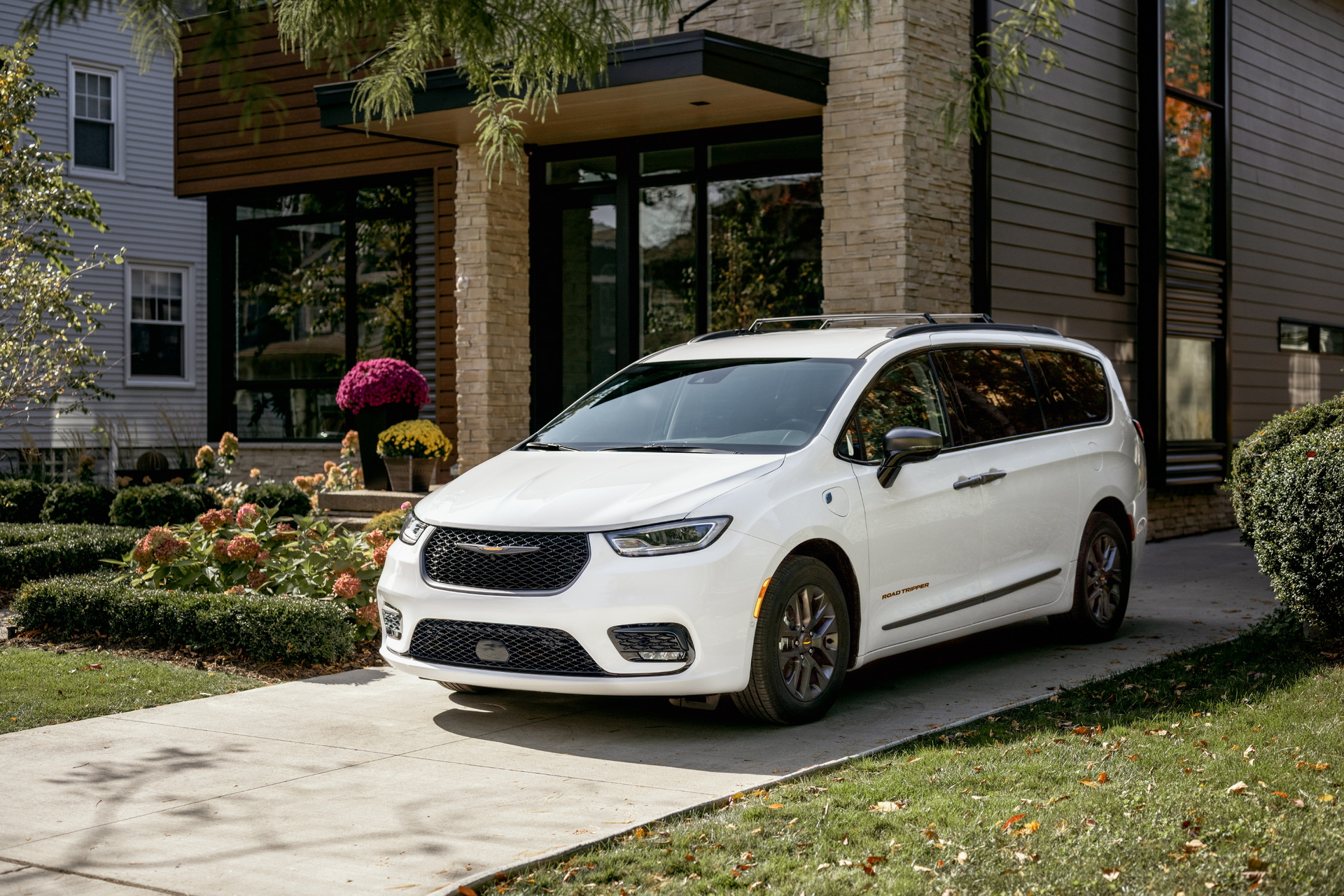 New 2023 Chrysler Pacifica Road Tripper Celebrates 40 Years Of Minivans