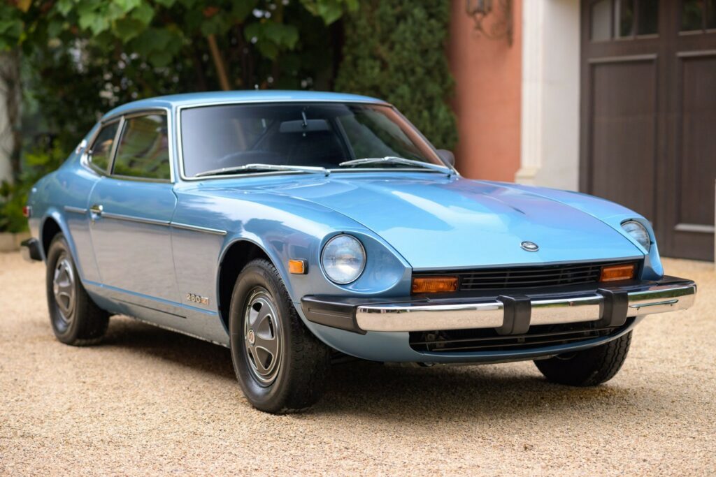 datsun 240z light blue