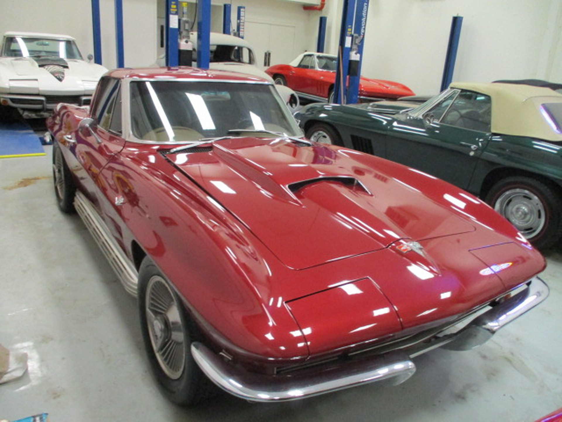 Tampa car collector had dozens of classics. Now they're being auctioned.