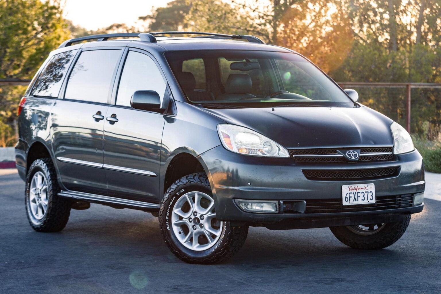 What’s A Lifted Off-Road Ready Toyota Sienna Worth To You? | Carscoops