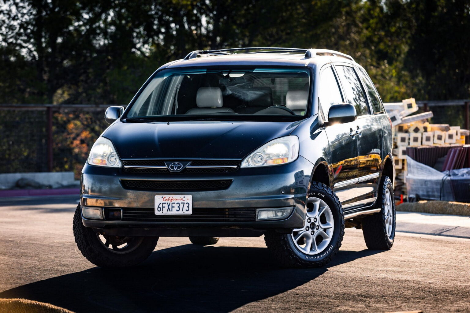 What’s A Lifted Off-Road Ready Toyota Sienna Worth To You? | Carscoops