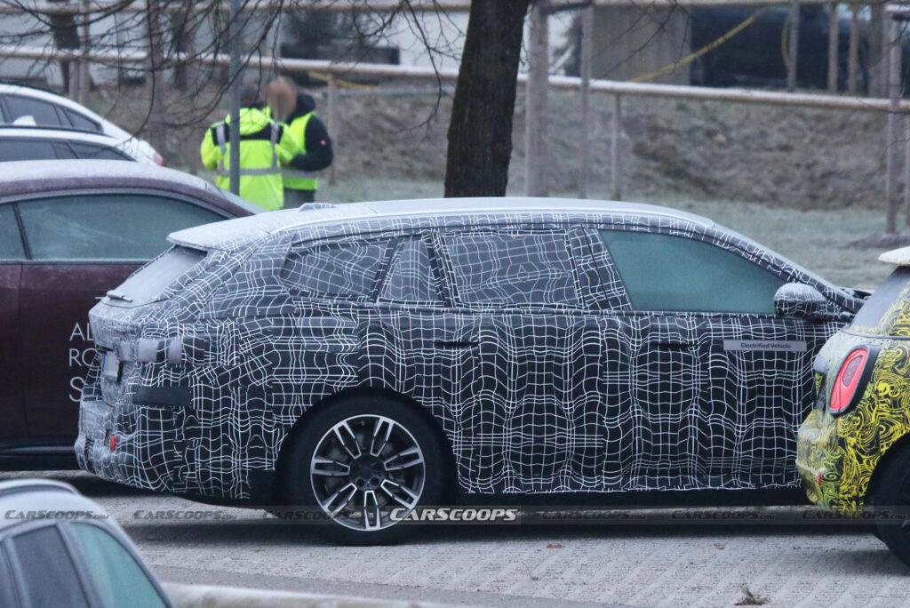 2024 BMW 5 Series Touring Spied Rumored To Return To America Carscoops   2024 BMW 5 Series Touring 1 1024x684 