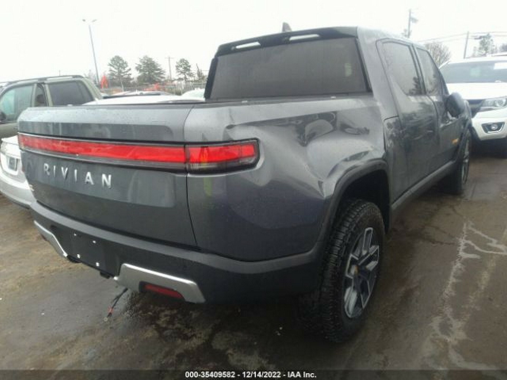 Новый Rivian R1s 2025 Года Купить