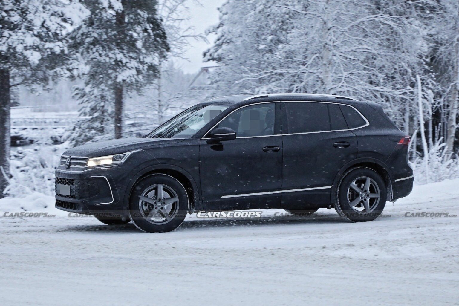 2024 Volkswagen Tiguan Shows Off Its New Curves In Winter Tests Carscoops