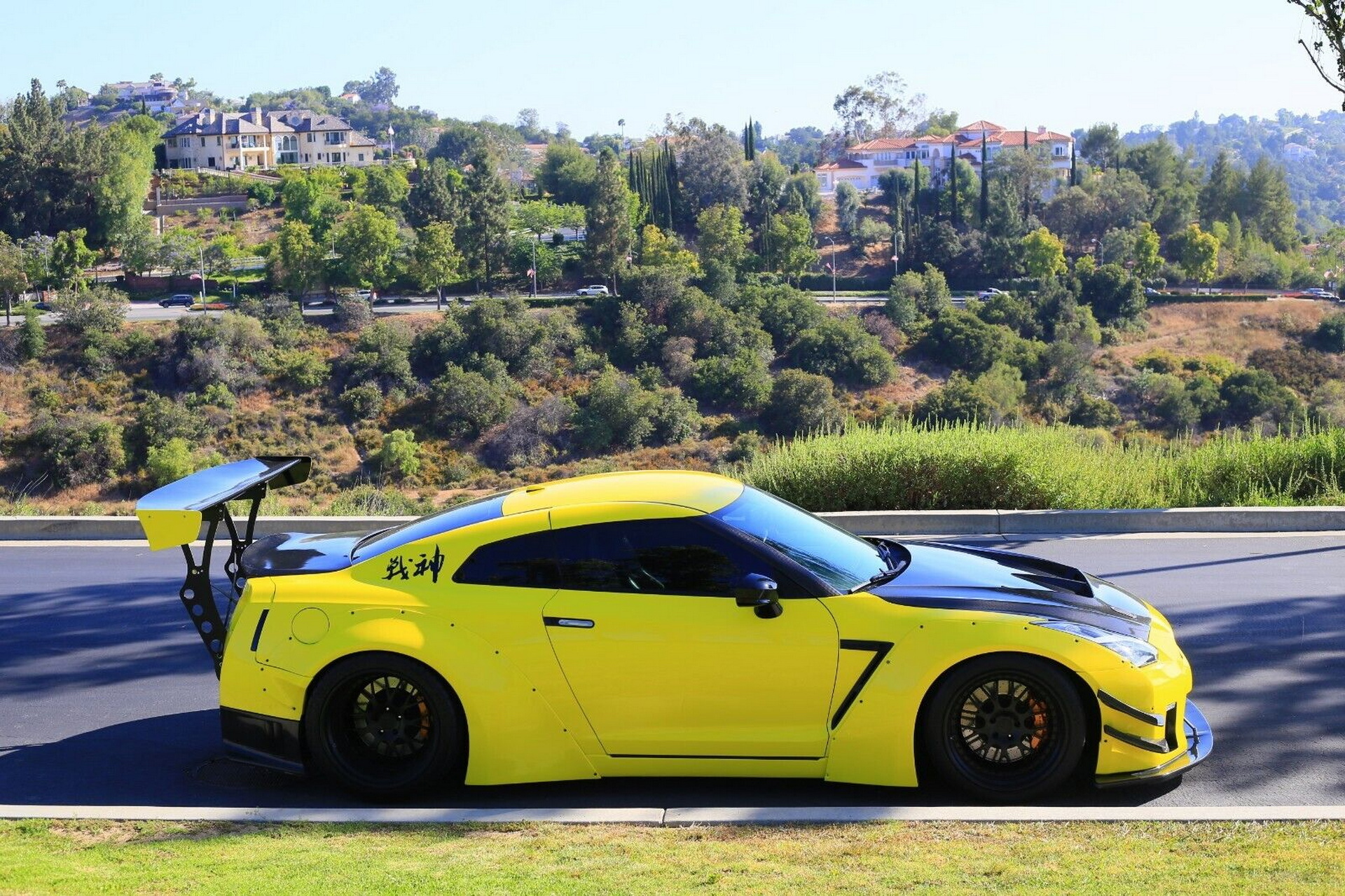 This 2010 Nissan GT-R With $80k Worth Of Mods Is Not For The Purists ...