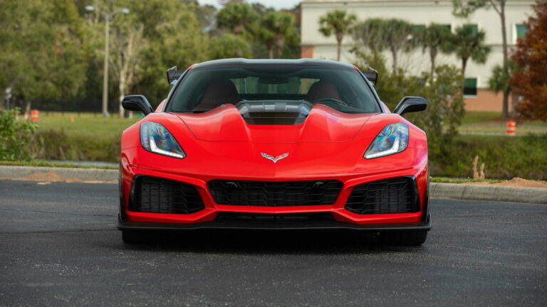 This C7 Corvette ZR1 With A One-Of-One Color Combo Is Red Hot | Carscoops