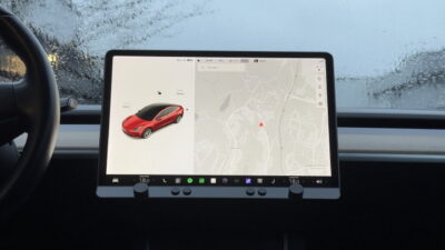 Tesla How To Clean Screen - How To Safely Clean The Navigation Screen in  Your Tesla Model 3 Model Y 