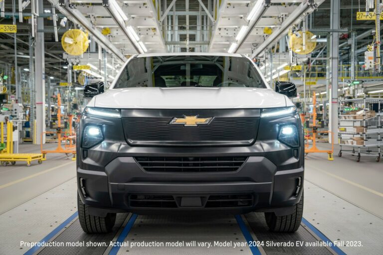 Chevrolet Shows Silverado EV Towing, Truck Now Has 170k Reservations ...