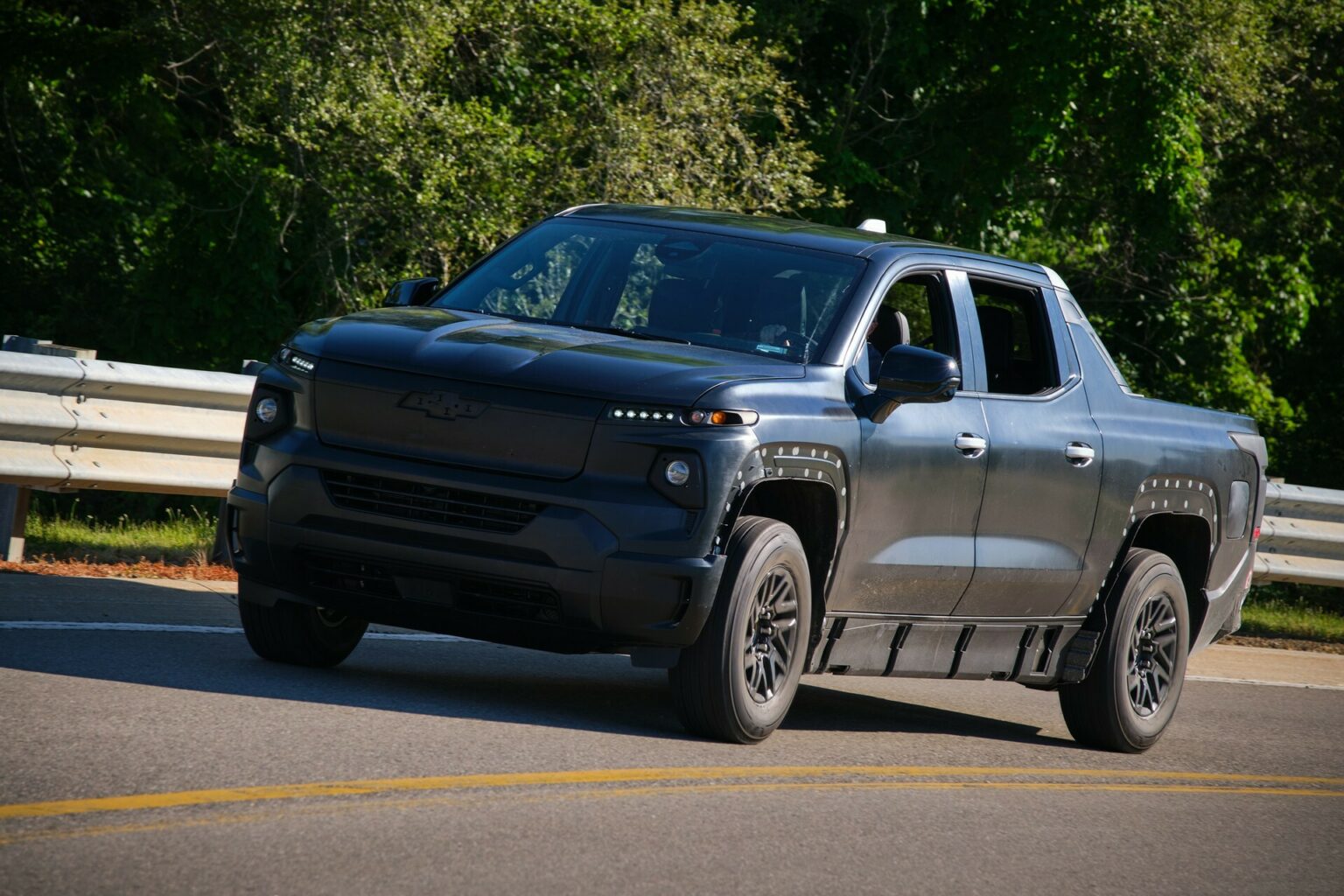 Chevrolet Shows Silverado EV Towing, Truck Now Has 170k Reservations ...