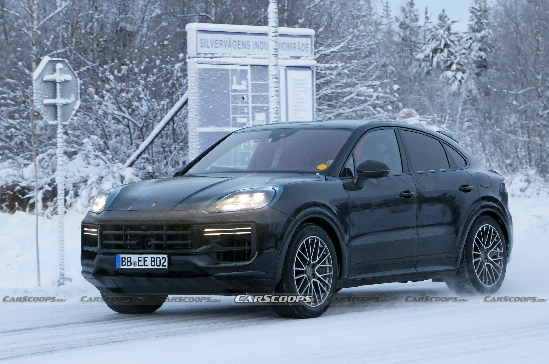 2024 Porsche Cayenne Coupe Spied, Should Debut Later This Year Carscoops