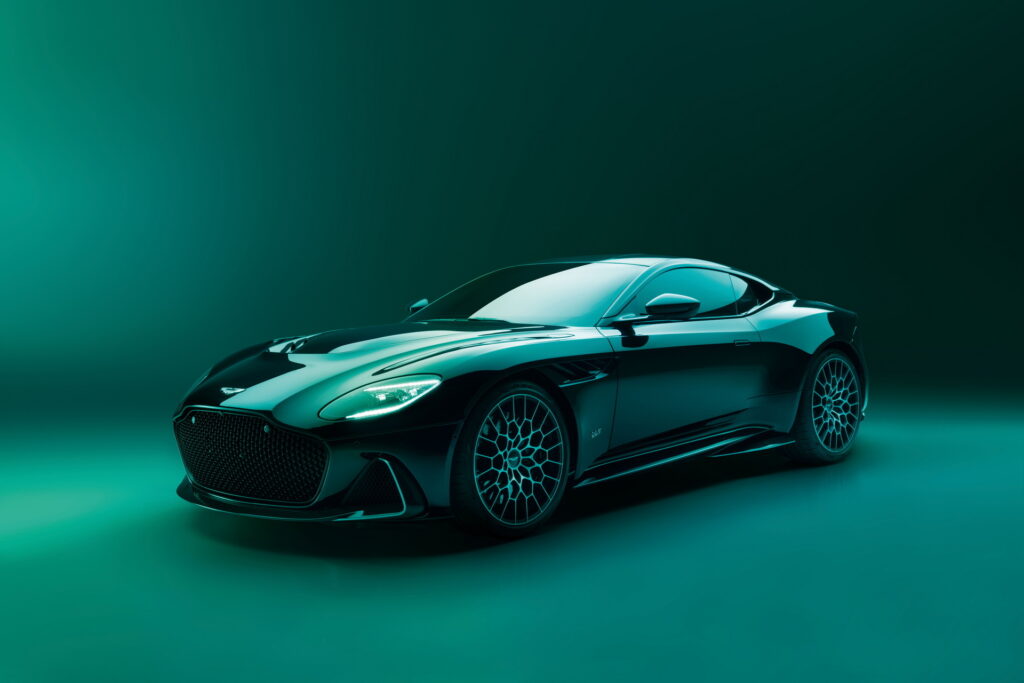  Aston Martin DBS 770 Ultimate Debuts With An 760 Hp V12 And Gorgeous 21-Inch Wheels