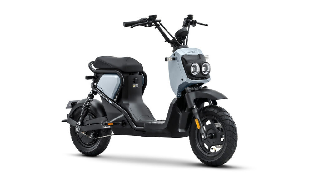Honda Electrifies Cub, DAX, And ZOOMER Classic Mopeds For Chinese 