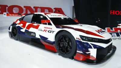 SUPER GT: Honda reveals Civic Type R GT500 in testing spec