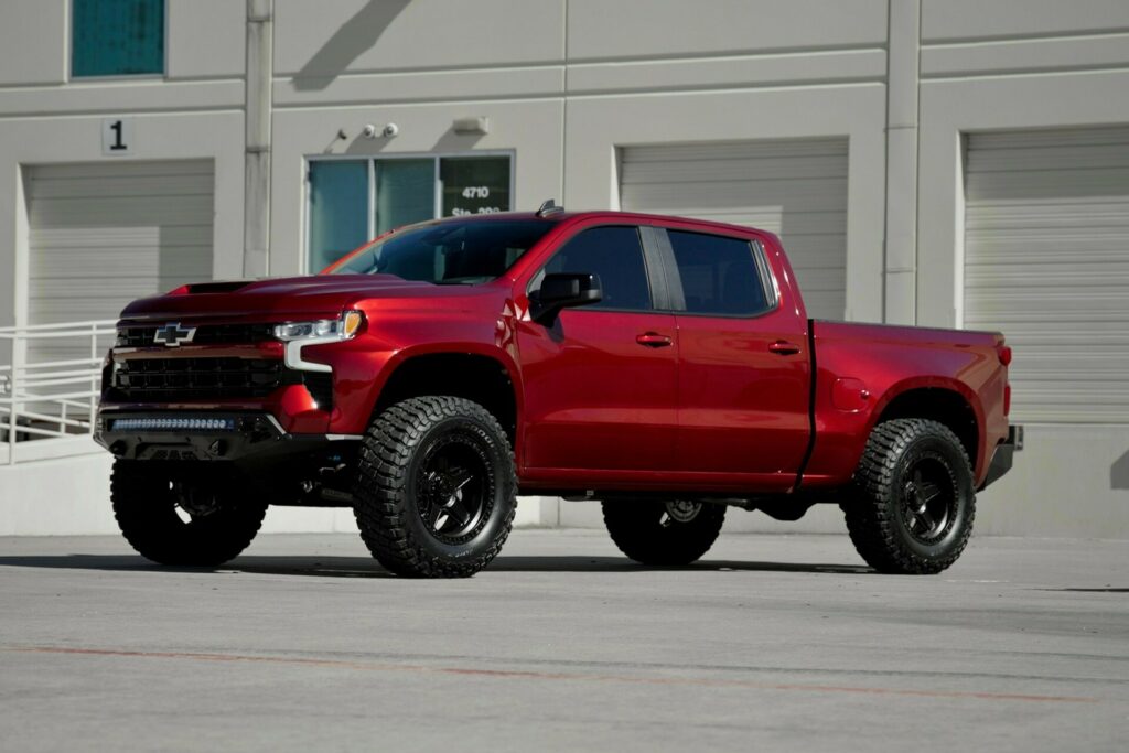 PaxPower’s Jackal Silverado Is The F-150 Raptor R Nemesis That GM Won’t ...