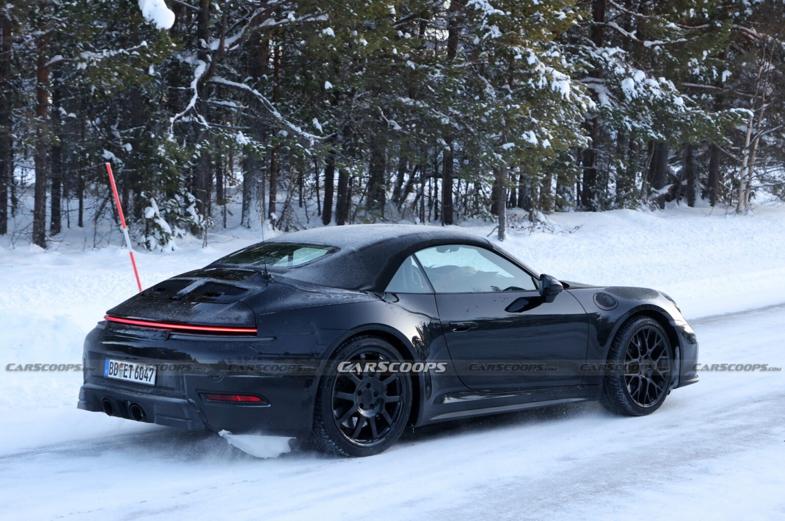 Порше 911 992 Jet Black