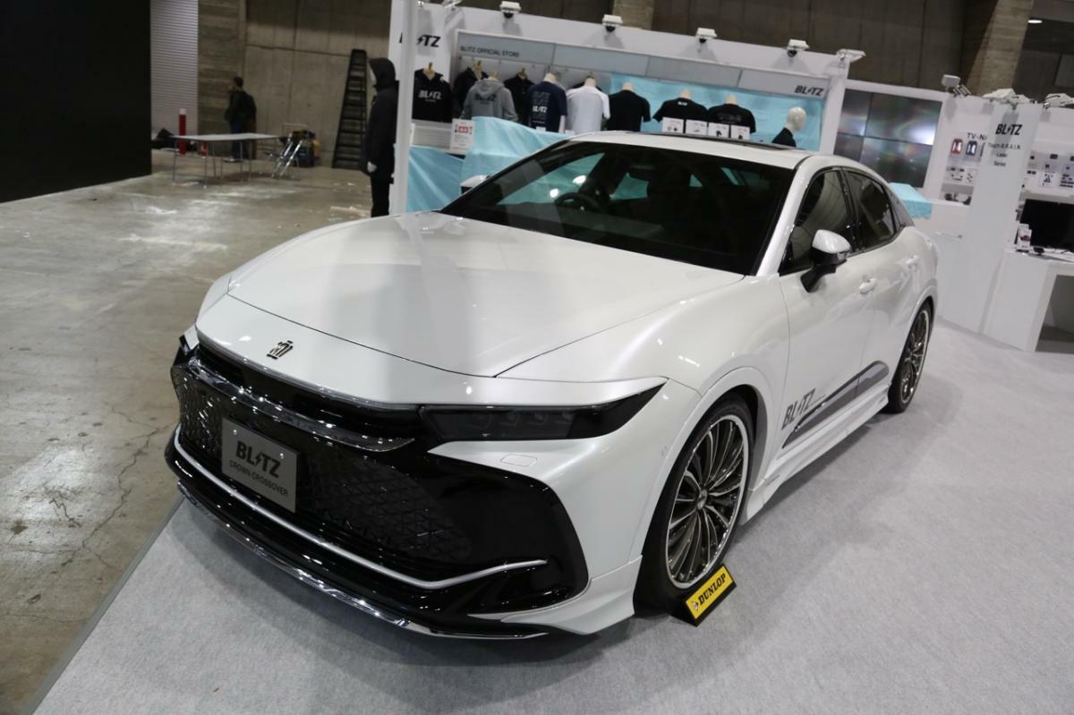 Dramatic Toyota Crowns Turn Heads At Tokyo Auto Salon 