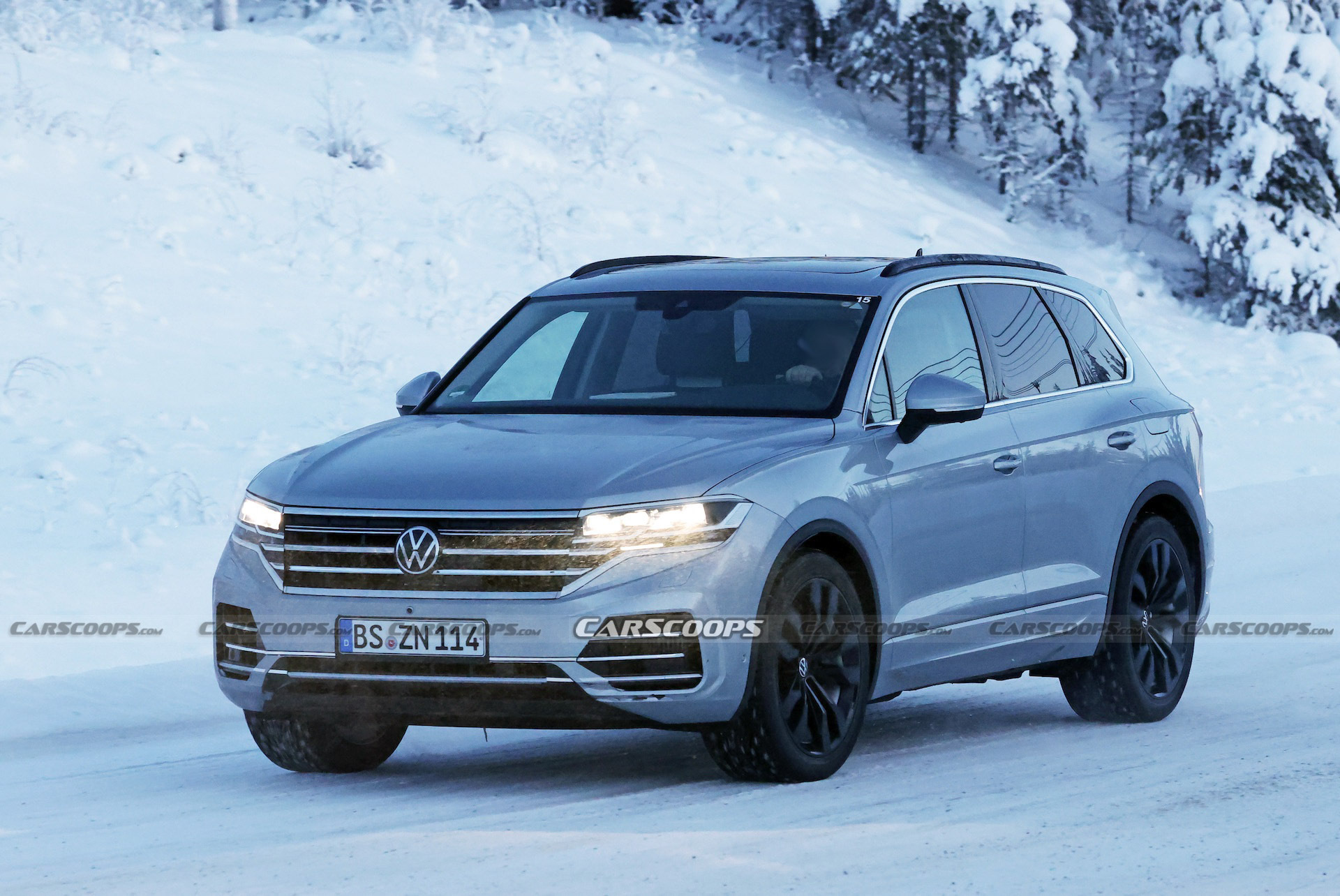 Cleverly Disguised 2025 Volkswagen Touareg Is Hiding In Plain Sight