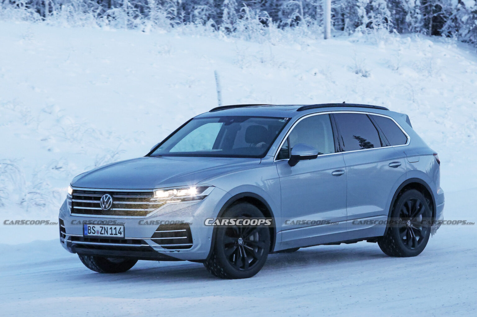 Cleverly Disguised 2025 Volkswagen Touareg Is Hiding In Plain Sight