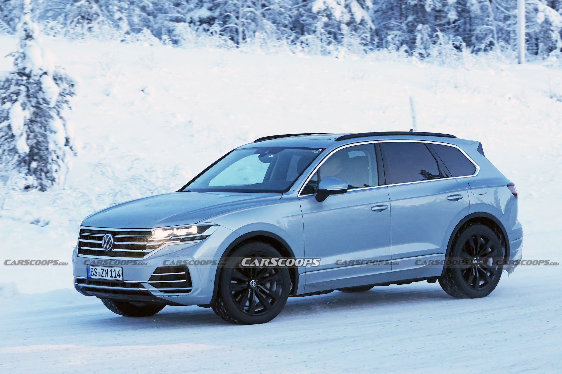 Cleverly Disguised 2025 Volkswagen Touareg Is Hiding In Plain Sight