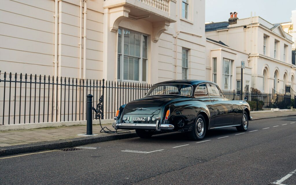   El Bentley S2 Continental electrificado de 1961 afirmó ser la conversión más rara hasta el momento