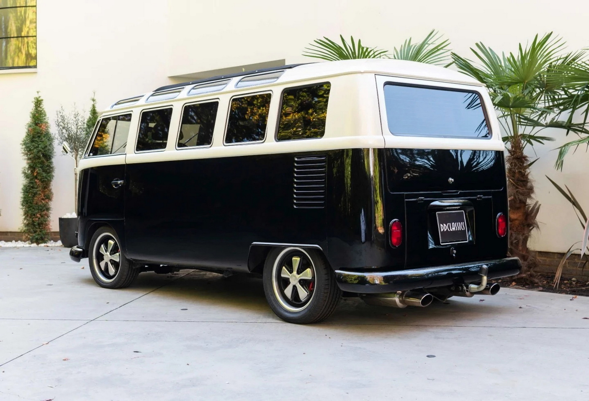 Tastefully Restored Vw T1 Samba Bus Has A Porsche Engine Carscoops