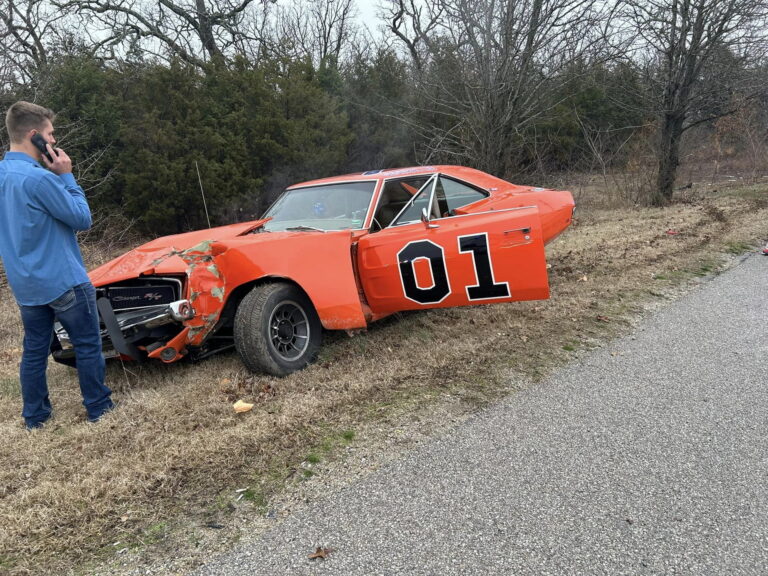 Them Duke Boys At It Again: General Lee Used In ‘Dukes Of Hazzard ...