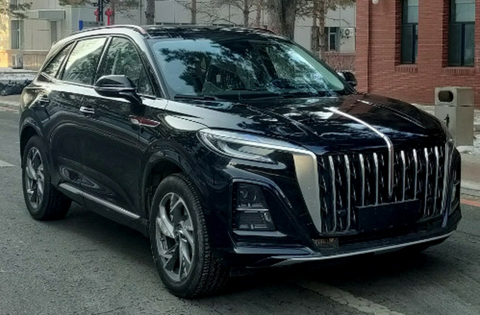 New Hongqi HS3 Is A Luxury Compact SUV Penned Under The Direction Of Ex ...