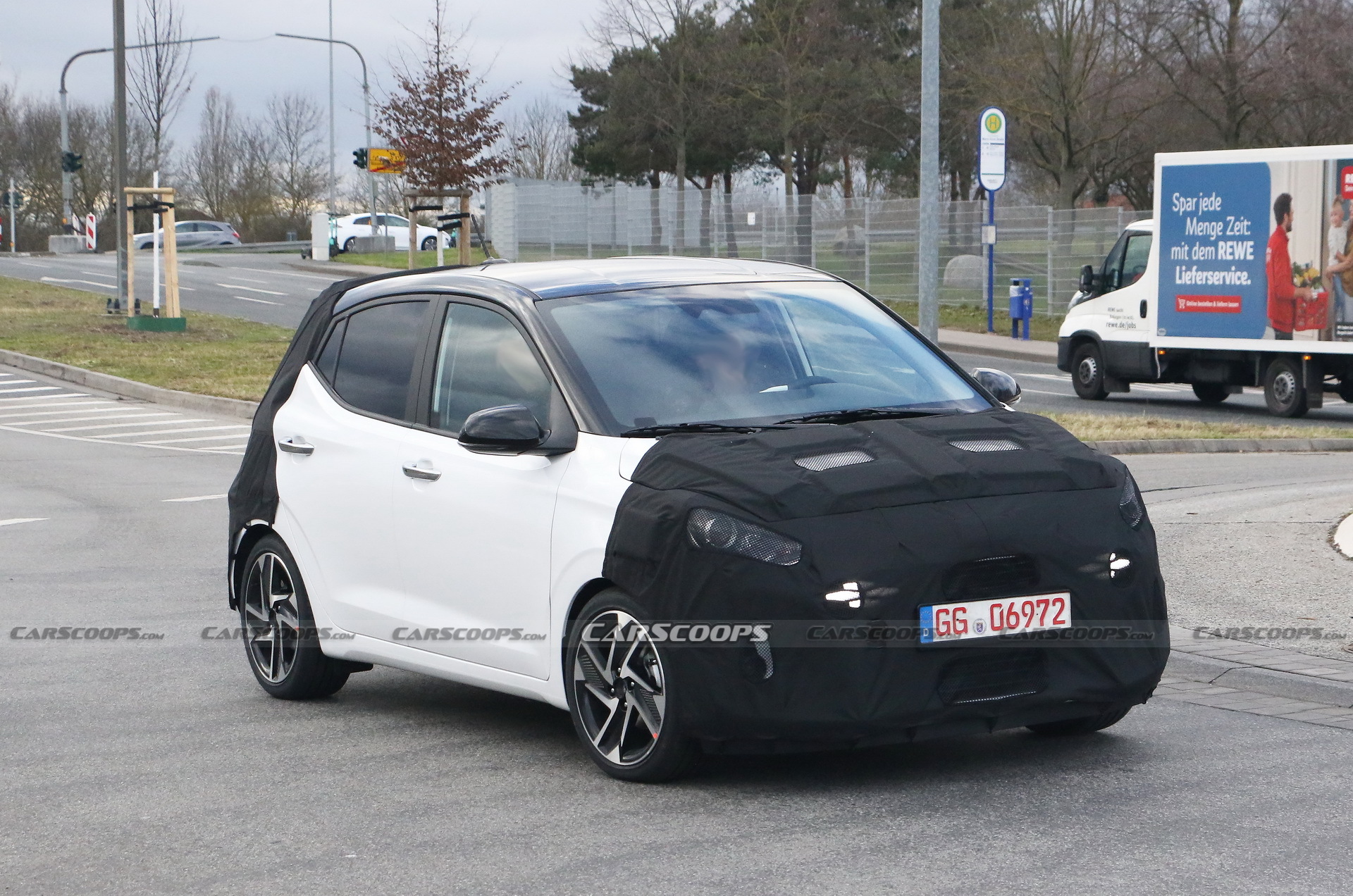 2023 Hyundai i10 Facelift Proves That Combustion City Cars Still Have ...