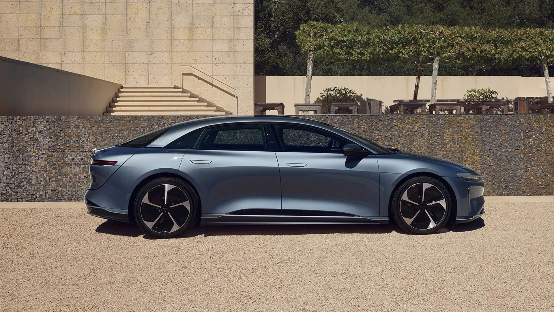 EntryLevel Lucid Air Pure RWD Has 430 HP And 406 Miles Of Range